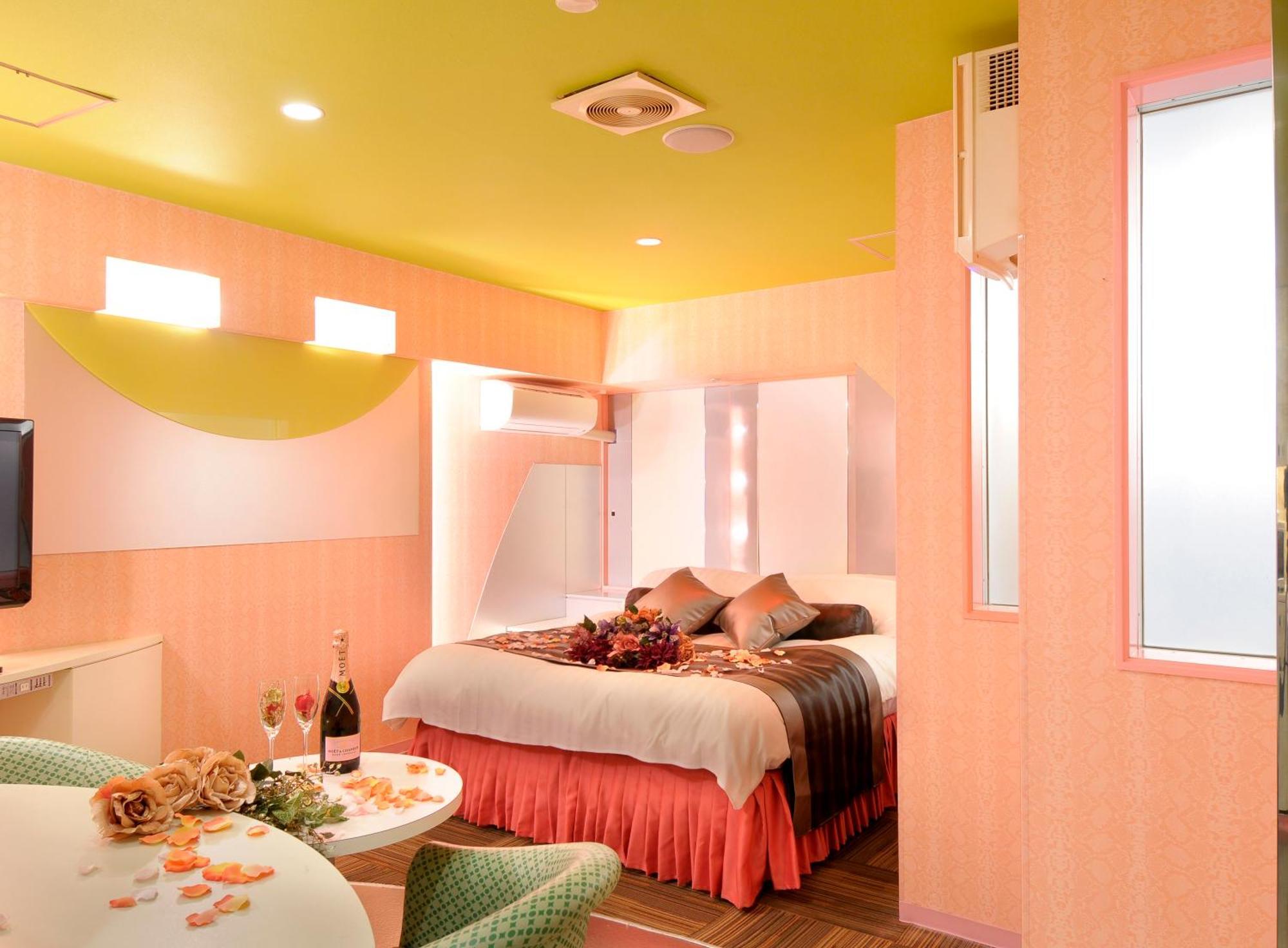 Hotel Love Ikutama -Adult Only Osaka Exterior photo