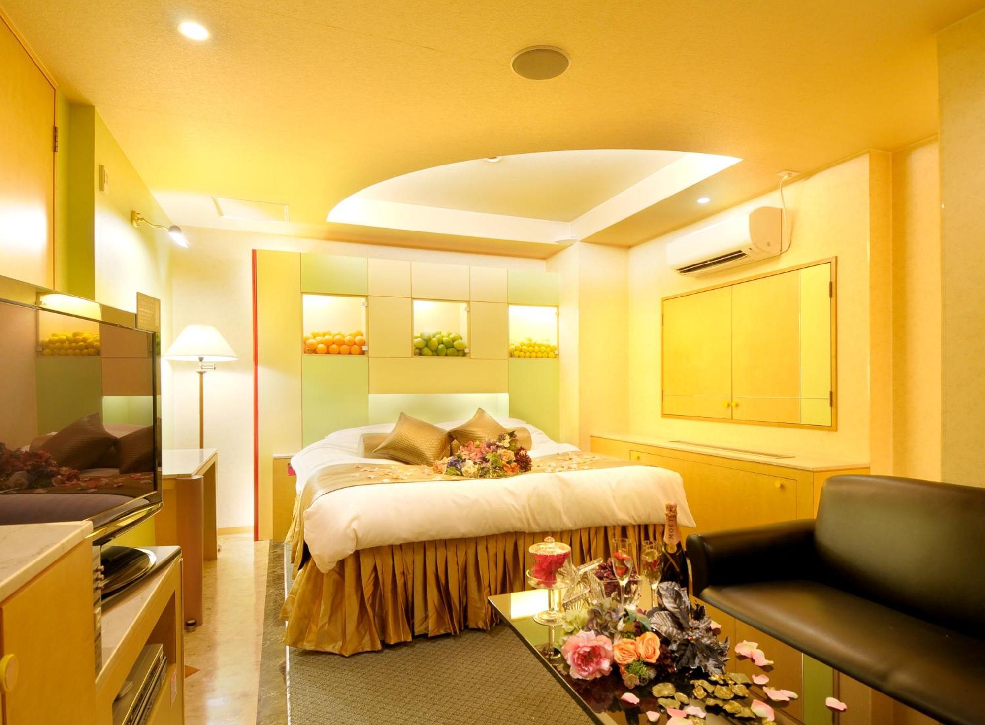 Hotel Love Ikutama -Adult Only Osaka Exterior photo