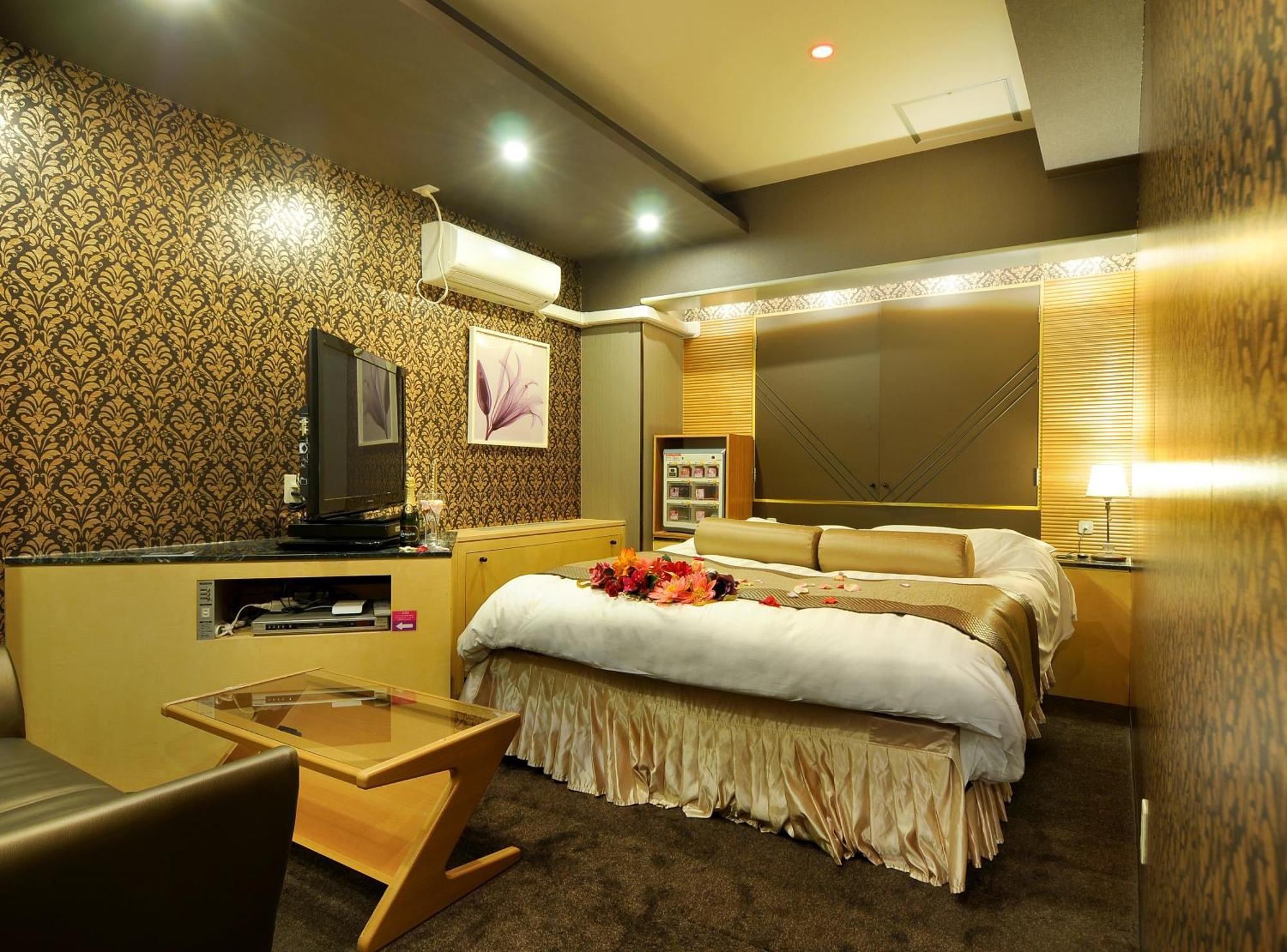 Hotel Love Ikutama -Adult Only Osaka Exterior photo
