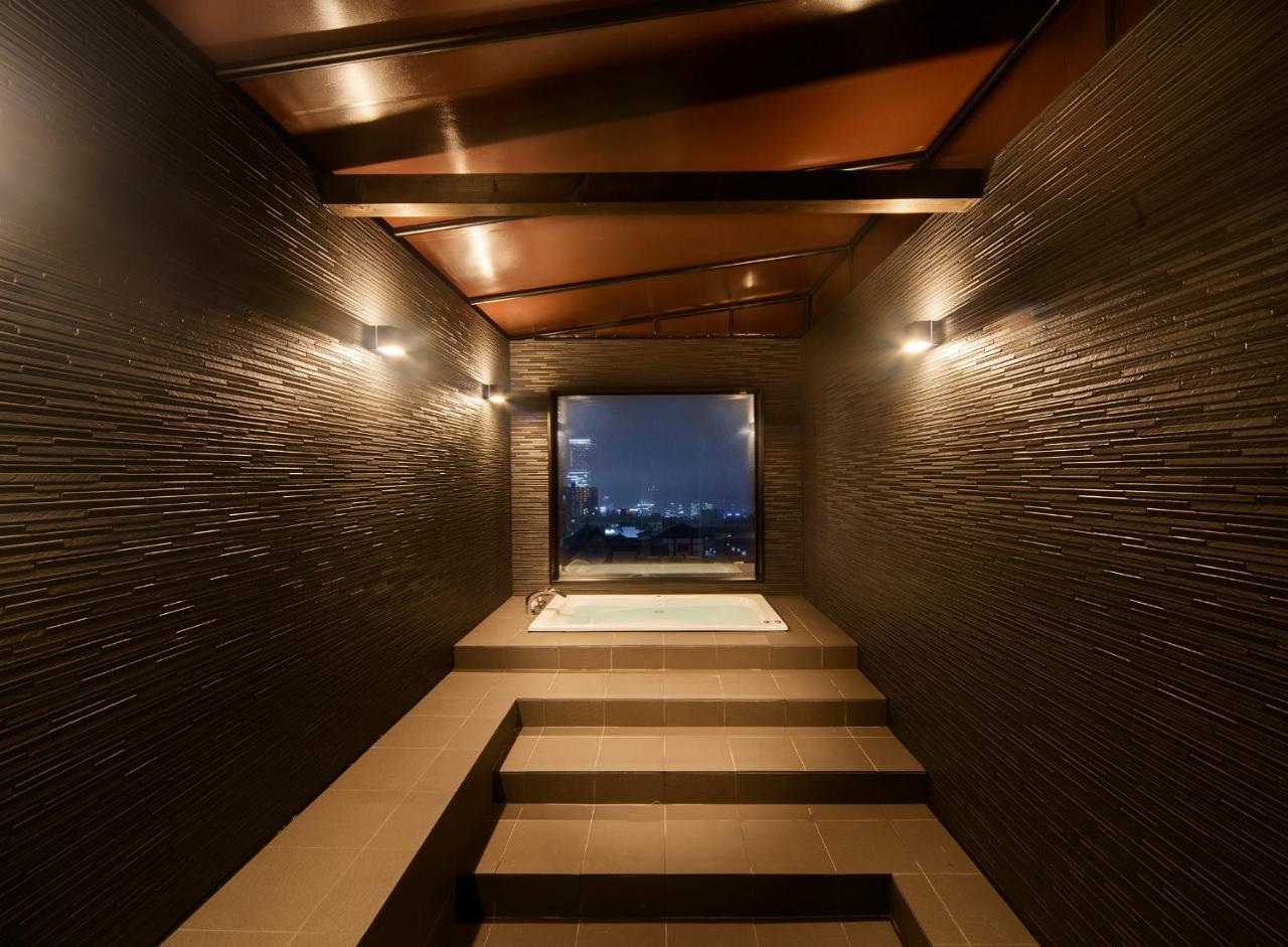 Hotel Love Ikutama -Adult Only Osaka Exterior photo